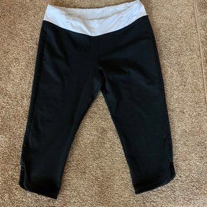 BCG black capri yoga pants M